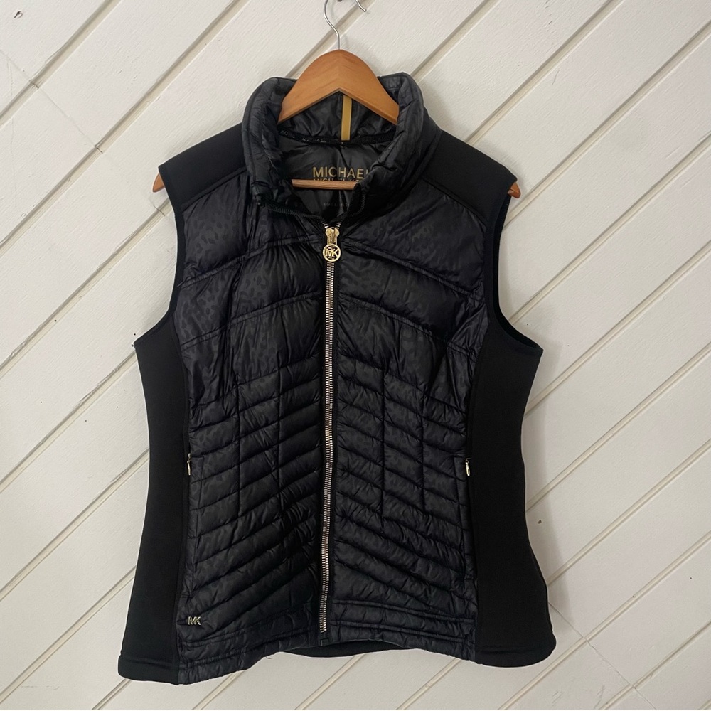 Michael Kors Puffer Vest, SZ XL, Black w/gold accents, Free Shipping